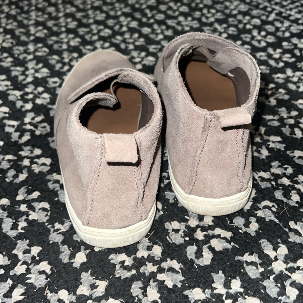 Shoes - Picture 3 of 3